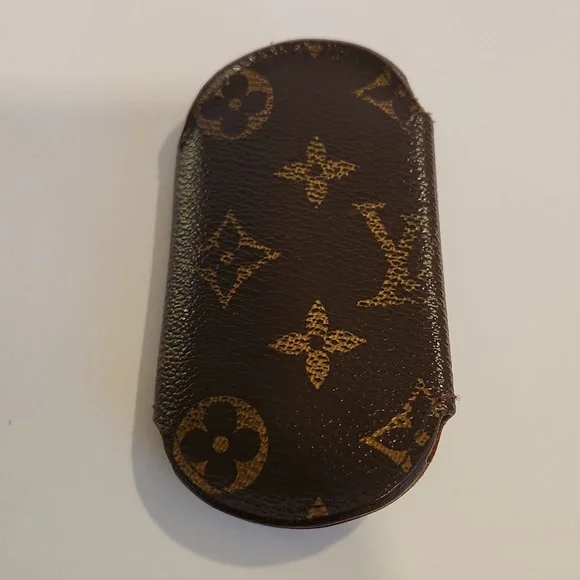 Louis Vuitton Monogram Key Holder Oval